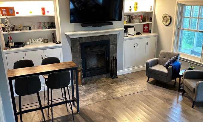 Sainte-Agathe-des-Monts House | Cozy ski retreat on Lakefront Cottage In Ivry-sur-le-Lac