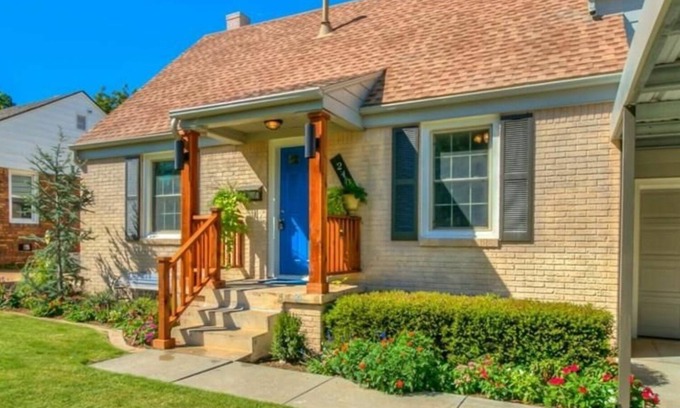 Central Oklahoma City House | Cozy Solar Urban Home central Okc (mins from State Fair Grounds and downtown)