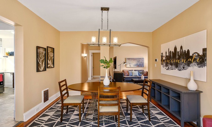 Clifton Apartment | Cozy & Spacious 2 Bed Apartment in Clifton Gaslight - Minutes from Everything!