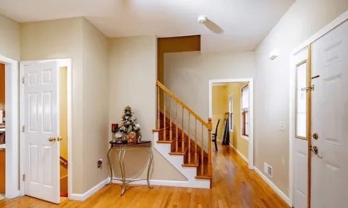 Ware House | Cozy, Spacious and Quiet 2-bedroom house with Central AC, WiFi and fitness room