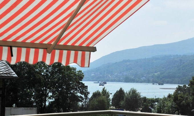Mainz-Bingen Apartment | Cozy Spacious Holiday Apartment with Large Balcony, Rhine View, and Piano