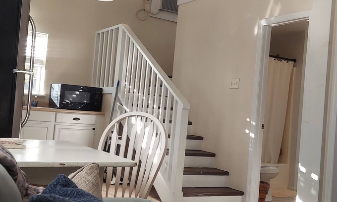 Lake George House | Cozy Stable Apartment - Bring your horse !