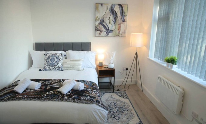 Luton House | Cozy Stay Near Luton Airport 4 Min Drive