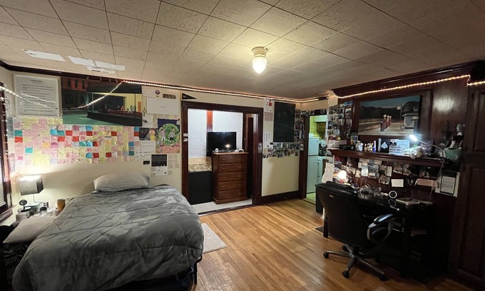 Angell Apartment | Cozy Studio Apartment in Central Ann Arbor