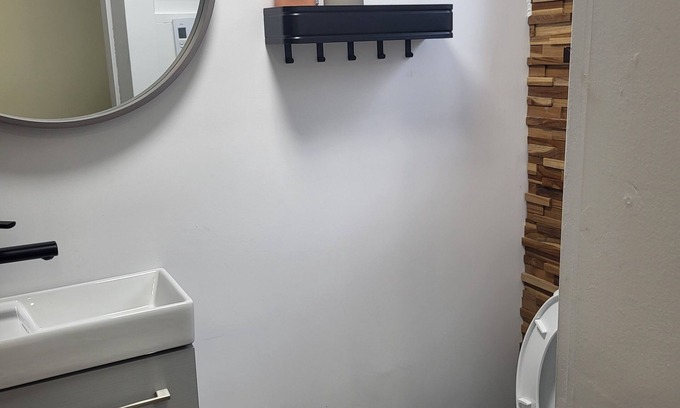 Nouveau-Rosemont Apartment | Cozy studio appartement in New Rosemont neighborhood near public transit.