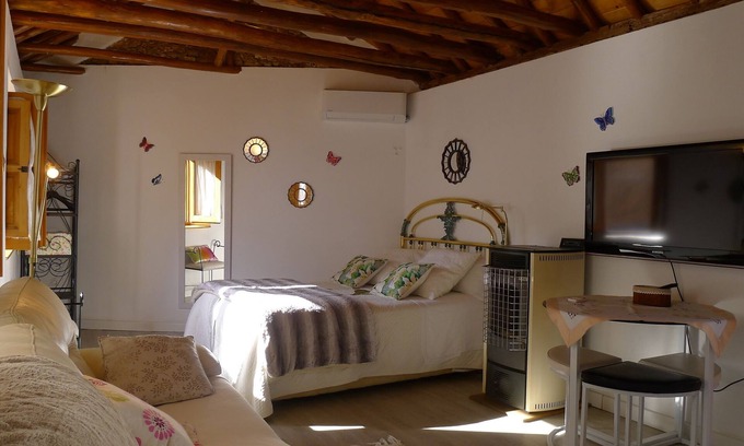 La Zubia Apartment | Cozy studio for two