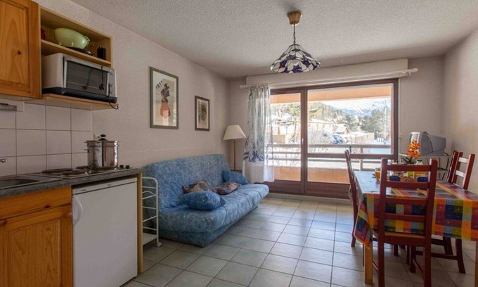 La Salle-les-Alpes Apartment | Cozy Studio with Mountain Views, Shuttle to Slopes & Private Ski Locker