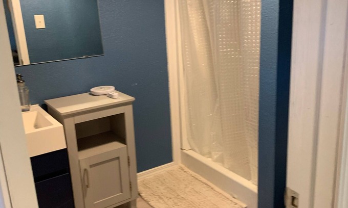 Lufkin Apartment | Cozy studio in charming Lufkin with AC, WiFi