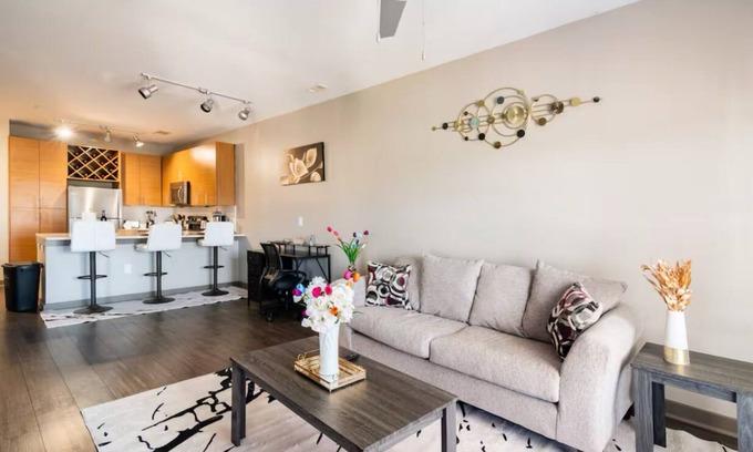 Fourth Ward Apartment | Cozy studio in pleasant Charlotte with Pool, fitness room, WiFi