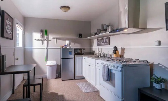 Pacific Apartment | Cozy Studio on Stromberg