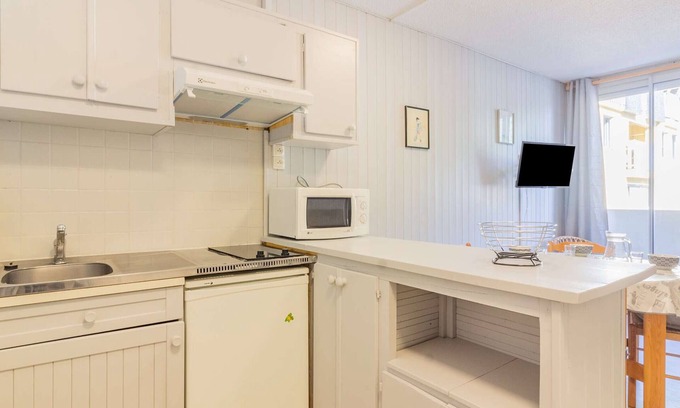 Cauterets Apartment | Cozy Studio, Sleeps 4, Near Gondola, Wi-Fi, Central Cauterets Location