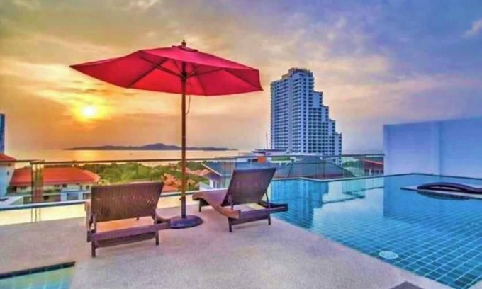 Pratumnak Hill Condo | Cozy studio with 2 swimming pools and sea view