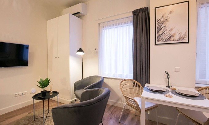 Scheveningen Badplaats Apartment | Cozy studio within walking distance of the beach