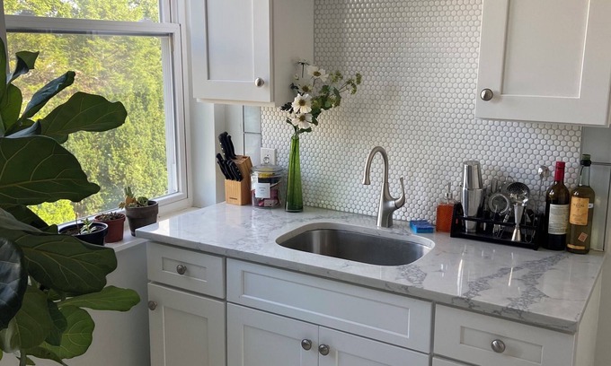 North Side Apartment | Cozy suburban apartment just 30 minutes from Manhattan