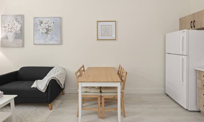 Langford House | Cozy suite in lovely neighborhood