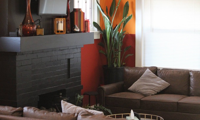 Kansas City House | Cozy Sustainable Stay in Kansas City > 5 Min to Downtown!