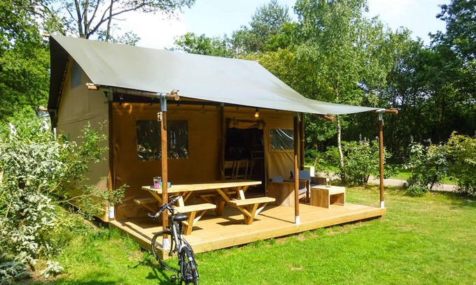 Ruinen House | Cozy tent lodge with microwave, in a holiday park near three national parks