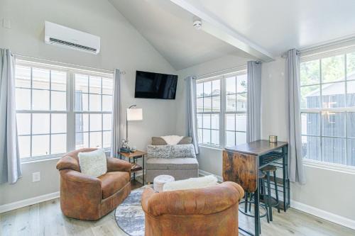 Myrtle Beach House | Cozy Tiny Home for 2! Short drive to the Beach!