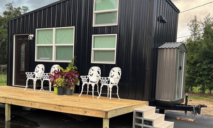 Plant City Cottage | Cozy tiny home