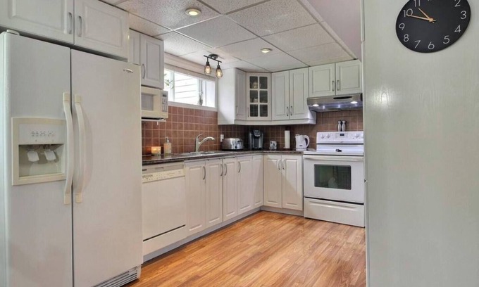 Carignan Apartment | Cozy Turnkey Apartment
