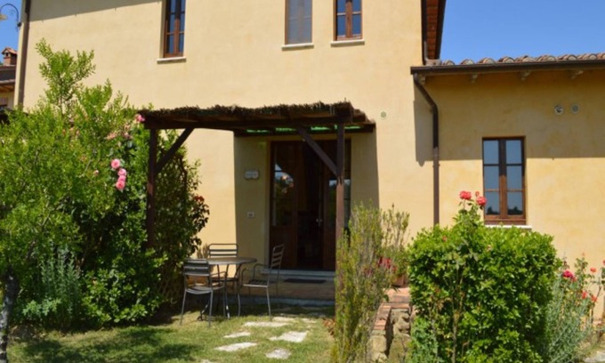 Asciano Apartment | Cozy Tuscan countryside escape