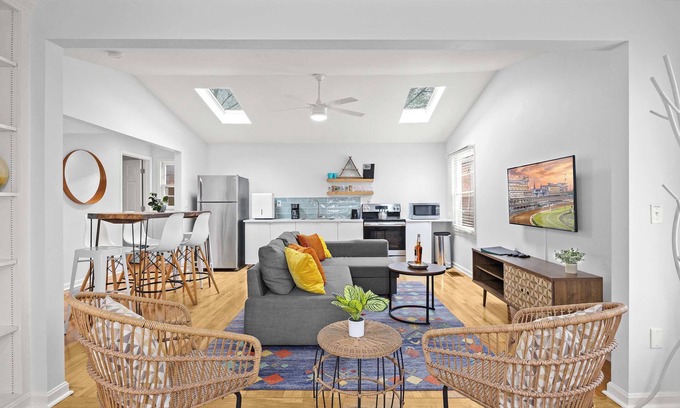 Cherokee Triangle Apartment | Cozy Unit w/Backyard Access | Near Bourbon Trail!