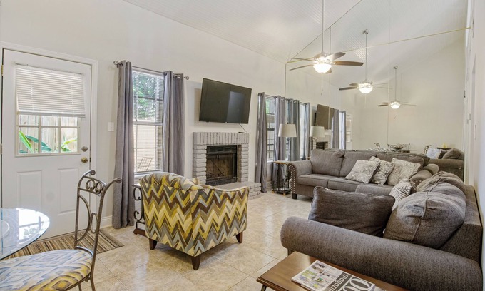 Lafayette House | Cozy Updated Townhome