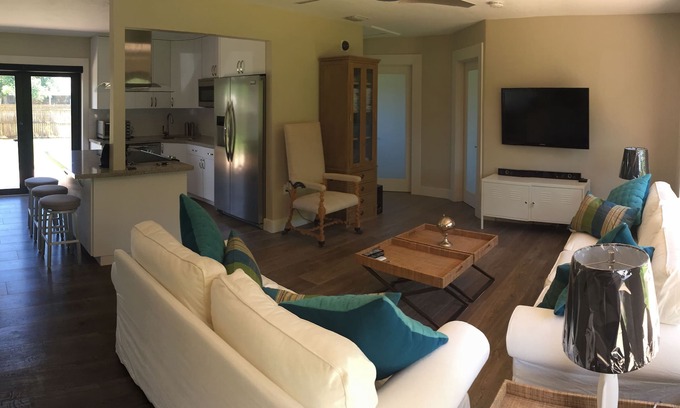 Boca Raton House | Cozy Upscale East Boca House