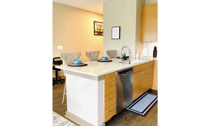 Fourth Ward Apartment | Cozy Uptown apartment with Gym and Swimming pool