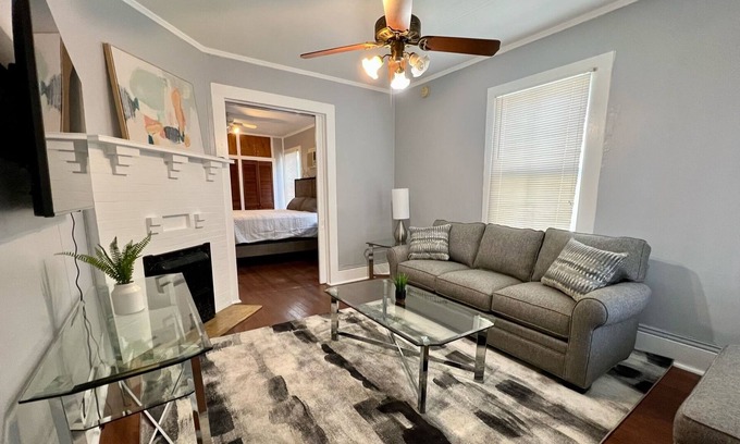 East Carrollton House | Cozy Uptown NOLA - 1 Bedroom