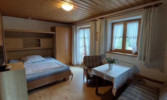 Weissbach an der Alpenstrasse Apartment | Cozy vacation apartment 3, 25 sqm