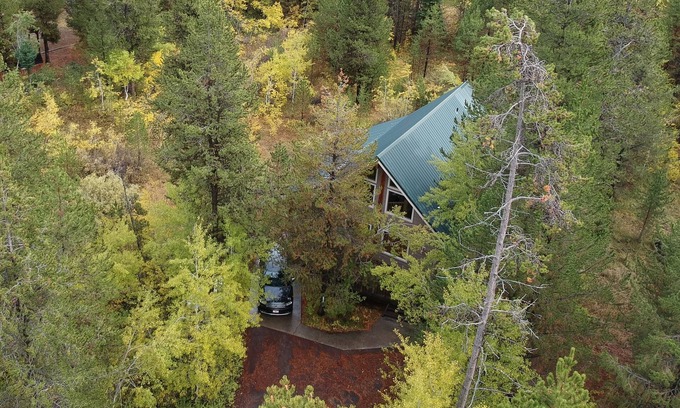 Island Park Cabin | Cozy Vacation Cabin in Island Park