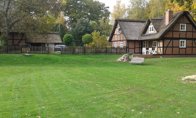 Modlich Apartment | Cozy vacation days under thatch in the biosphere reserve