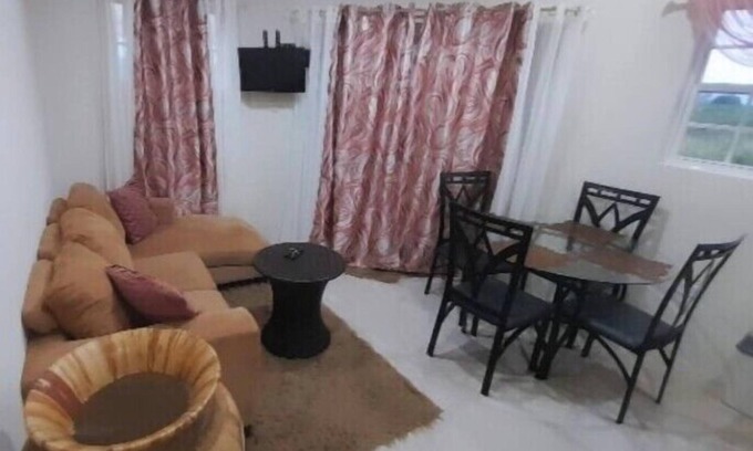 Boarded Hall House | Cozy Valley View Apartment close to U.S Embassy & Airport