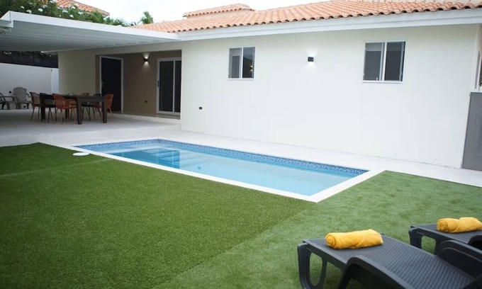 Willemstad Villa | Cozy villa, near to Jan thiel & Mambo Beach