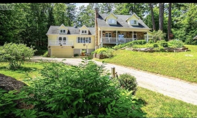 Port Sydney Cottage | Cozy waterfront Cottage perfect for families