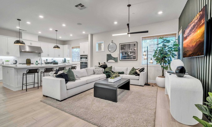 Stevenson Ranch House | Cozy Wfh 5B Retreat| Garage Available|Flex Stays|Newly Renovated #42321