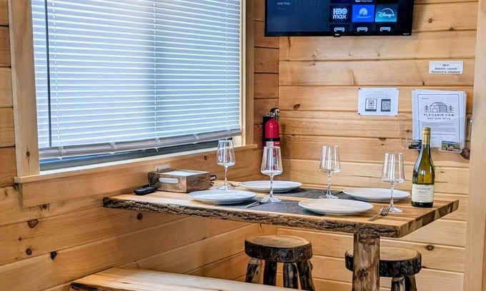 Hector Cabin | Cozy Wine Cabin escape with Breathtaking Views 6