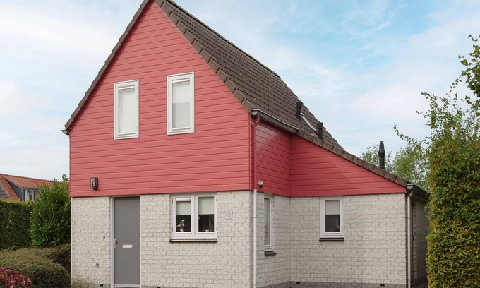 Wemeldinge House | Cozy Zeeland Retreat with a Sauna