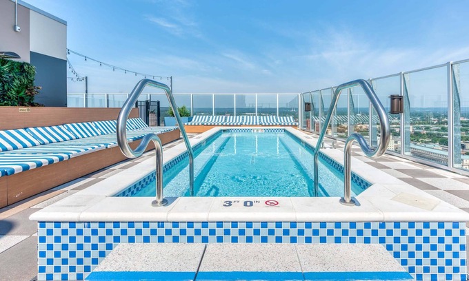 Old Louisville Apartment | CozySuites 800 Tower 2BR w/sky pool, gym! 32