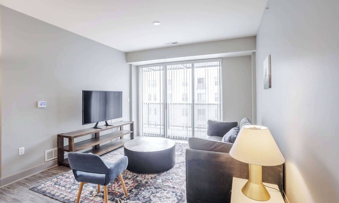 Central Business District Apartment | CozySuites at the Banks gym, pool 11