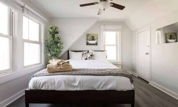 Shelby Park House | CozySuites Louisville Stylish Dream House 4BR/2BA