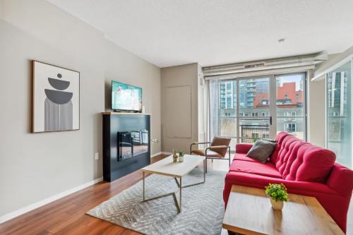 Mill District Apartment | CozySuites Mill District with pool, gym # 10