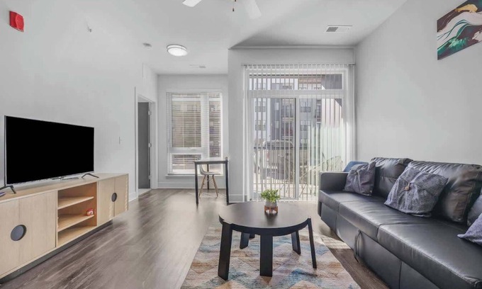 Indianapolis Apartment | CozySuites Modern 1BR, Nora Indianapolis #7