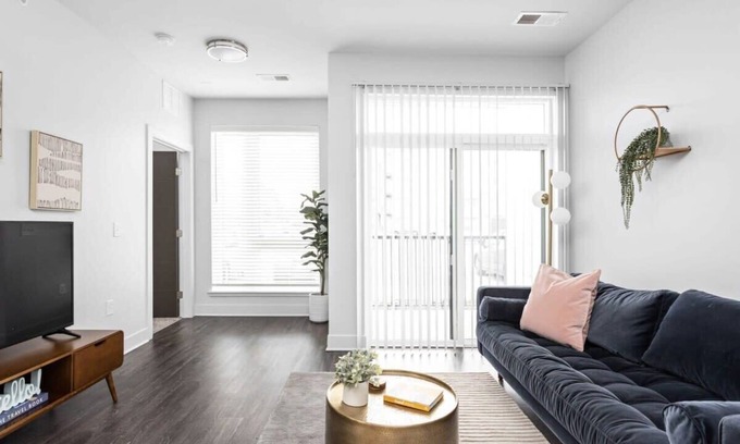 Indianapolis Apartment | CozySuites Nora 2BR near Fashion Mall