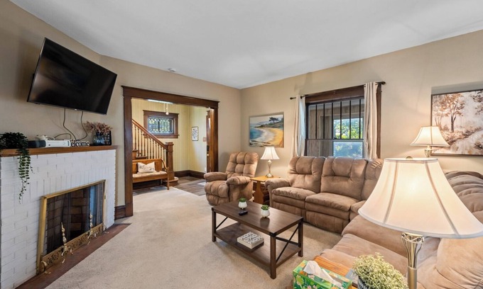 Ames House | Craftsmen Style Home near campus and downtown