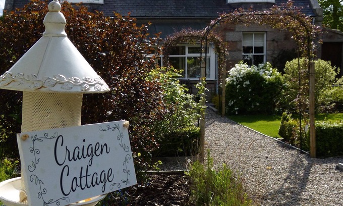 Ballater Cottage | Craigen Cottage,Detached Victorian House, enclosed gardens in Ballater Village