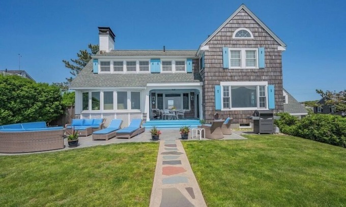 Centerville House | Craigville Long Beach Beachfront rental home. Steps to private beach. RPMS029