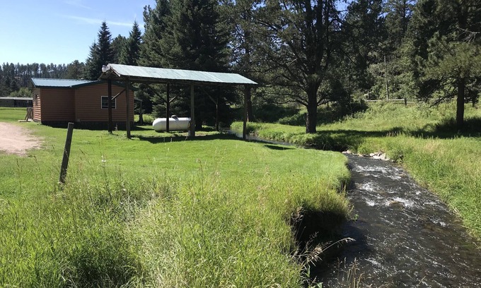 Hill City House | Creekside Cabin on the Mickelson Trail