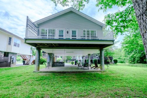 Gatlinburg - Pigeon Forge Ski Chalet | Creekside Cottage by Eden Crest